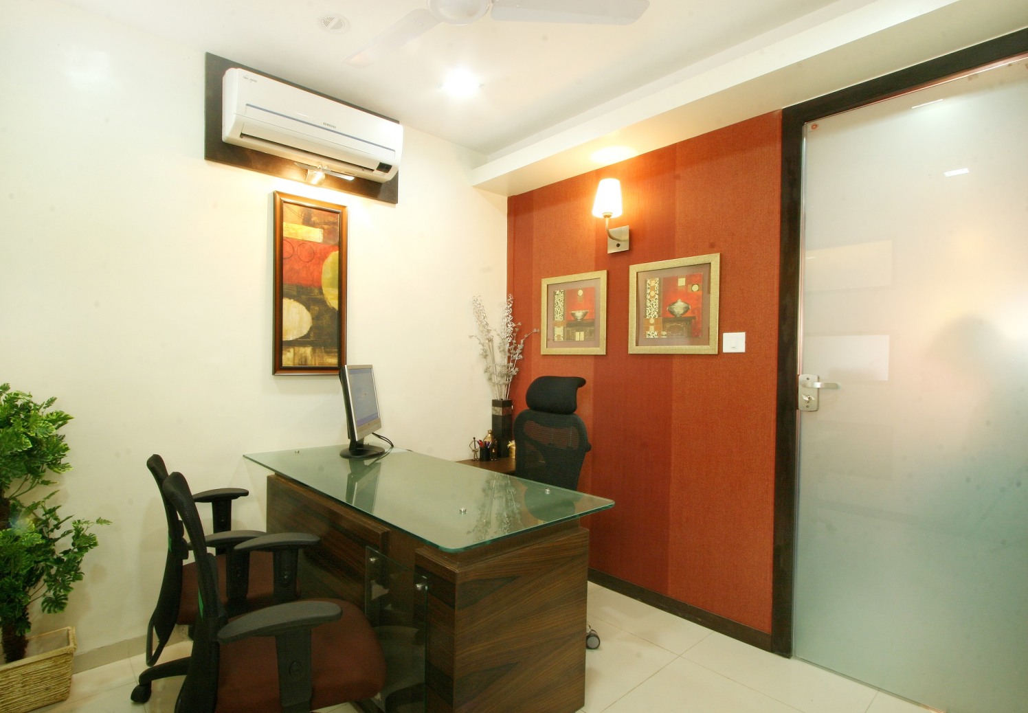 Boss's Cabin by Harshila Shreeram Talasila Modern | Interior Design Photos & Ideas