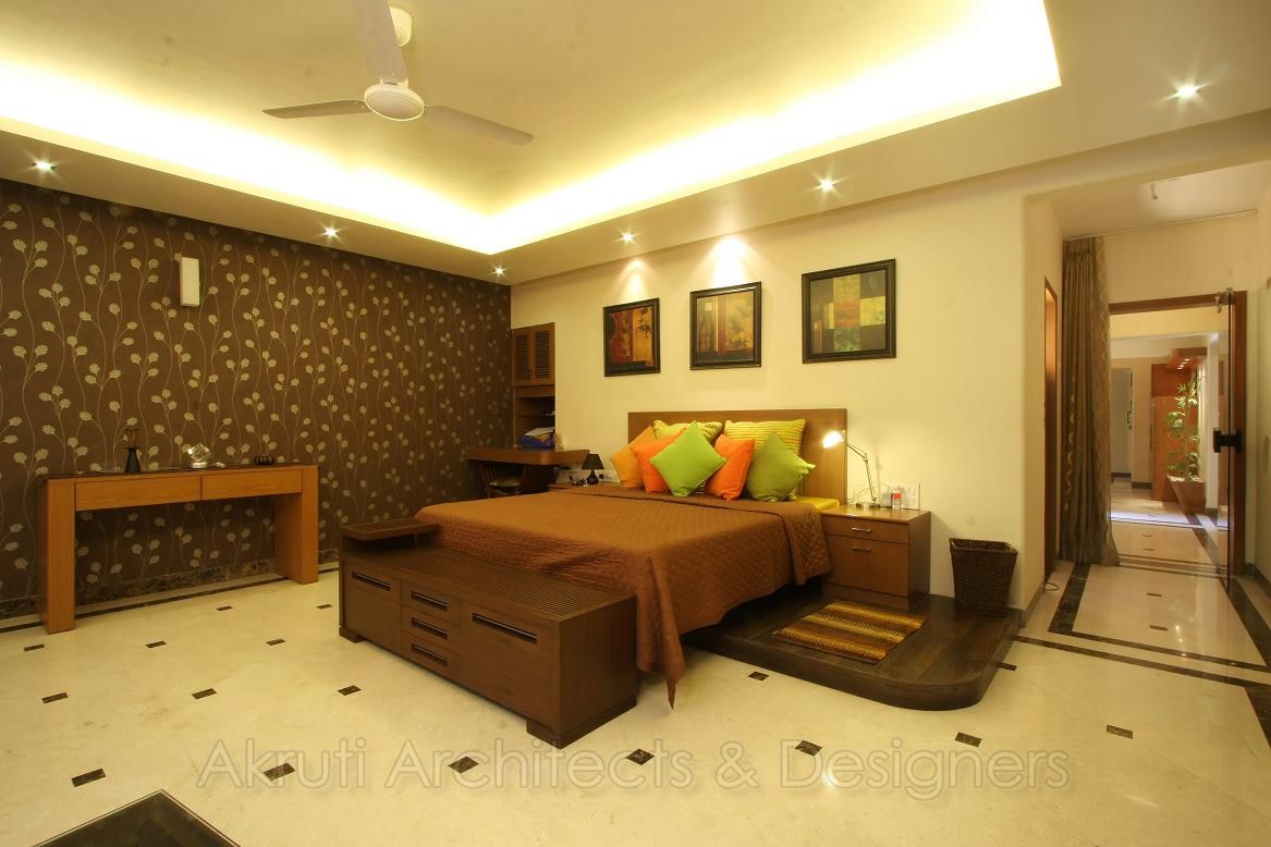 Spacious Bedroom by Harshila Shreeram Talasila Modern | Interior Design Photos & Ideas