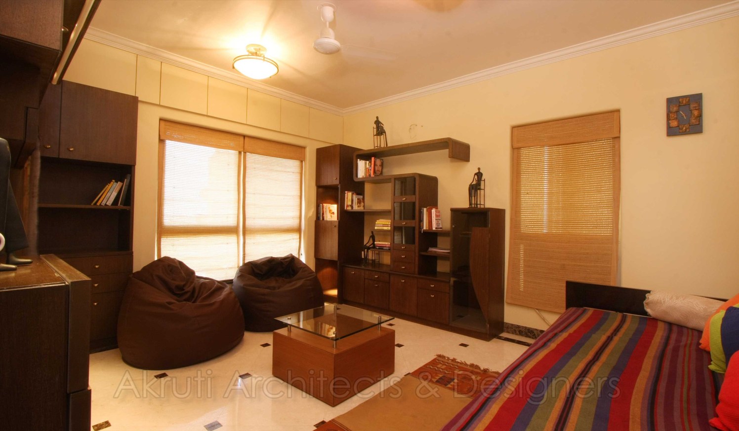 Comfy Living by Harshila Shreeram Talasila Modern | Interior Design Photos & Ideas