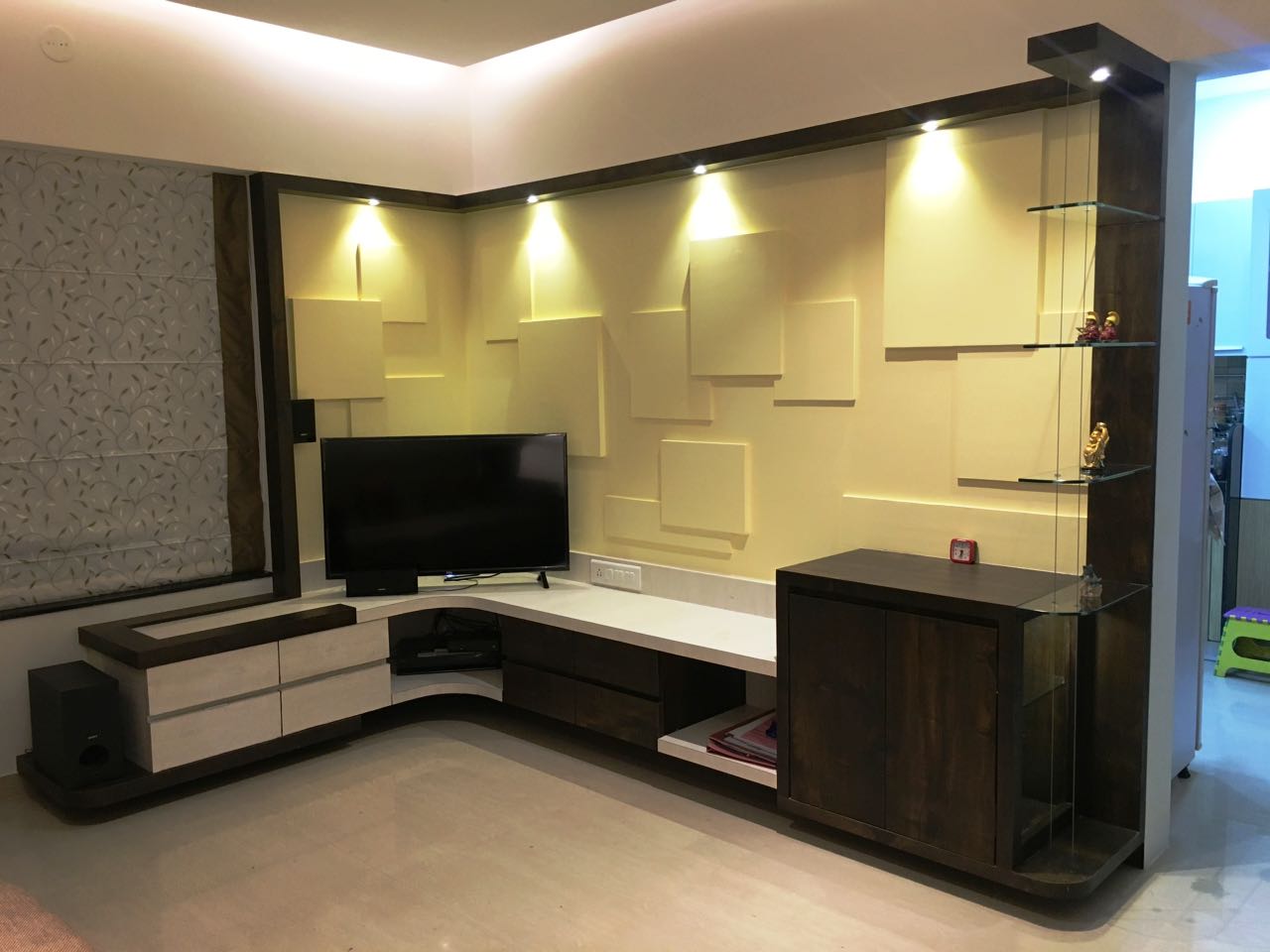 Entertainment induced by the surroundings by Rohan Puranik Modern | Interior Design Photos & Ideas