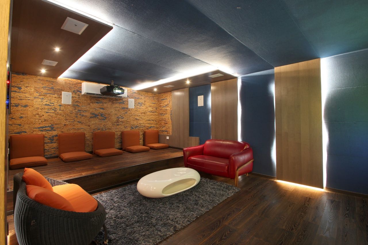 Beautiful splendid space with classy, sleek furniture by Monica K.