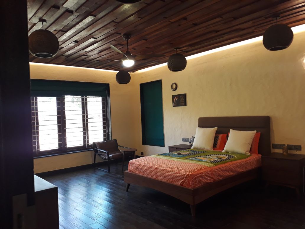 Traditional Bedroom With Wooden Tiled Ceiling by Madhu Kailashi Bedroom Traditional | Interior Design Photos & Ideas