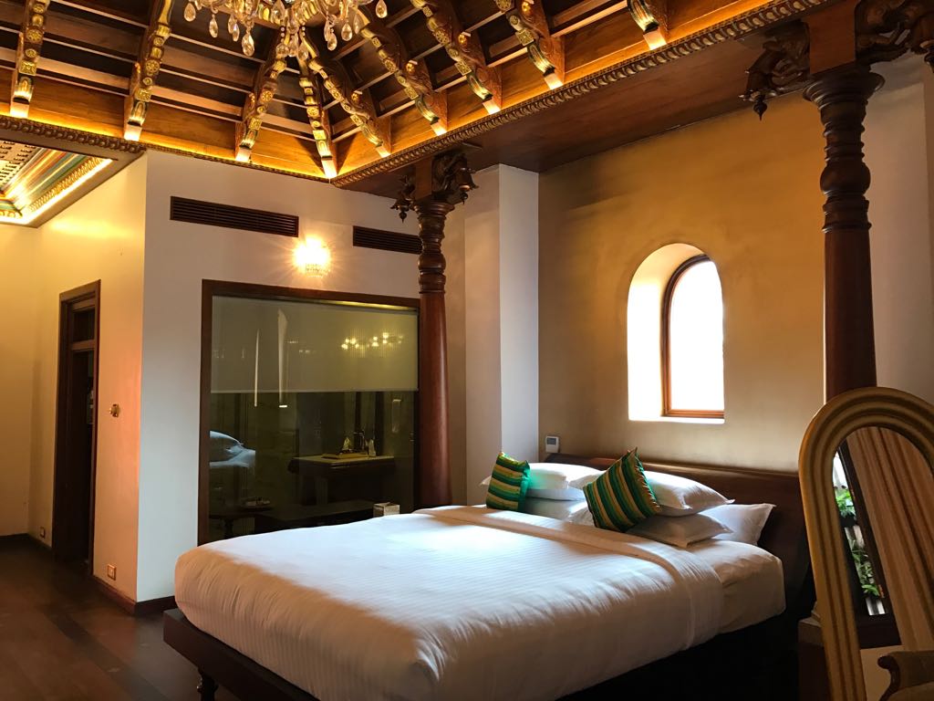 Relaxing Bedroom by Shwetha P Joshy Modern | Interior Design Photos & Ideas
