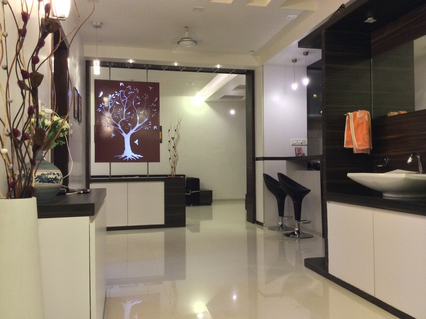 Intricate Patterns by Vatsal Hadvani Indoor-spaces Contemporary | Interior Design Photos & Ideas