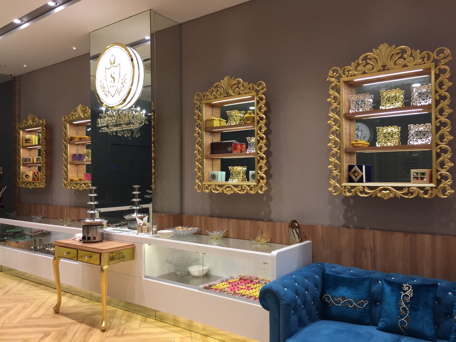 Glittery Gold by Pragati Interior@