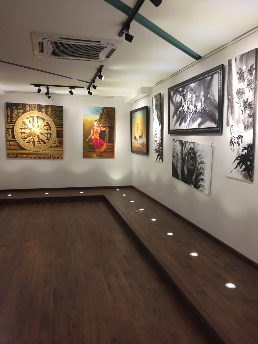 Wooden flooring with artistic wall and false ceiling by Divya Chandan Indoor-spaces Modern | Interior Design Photos & Ideas