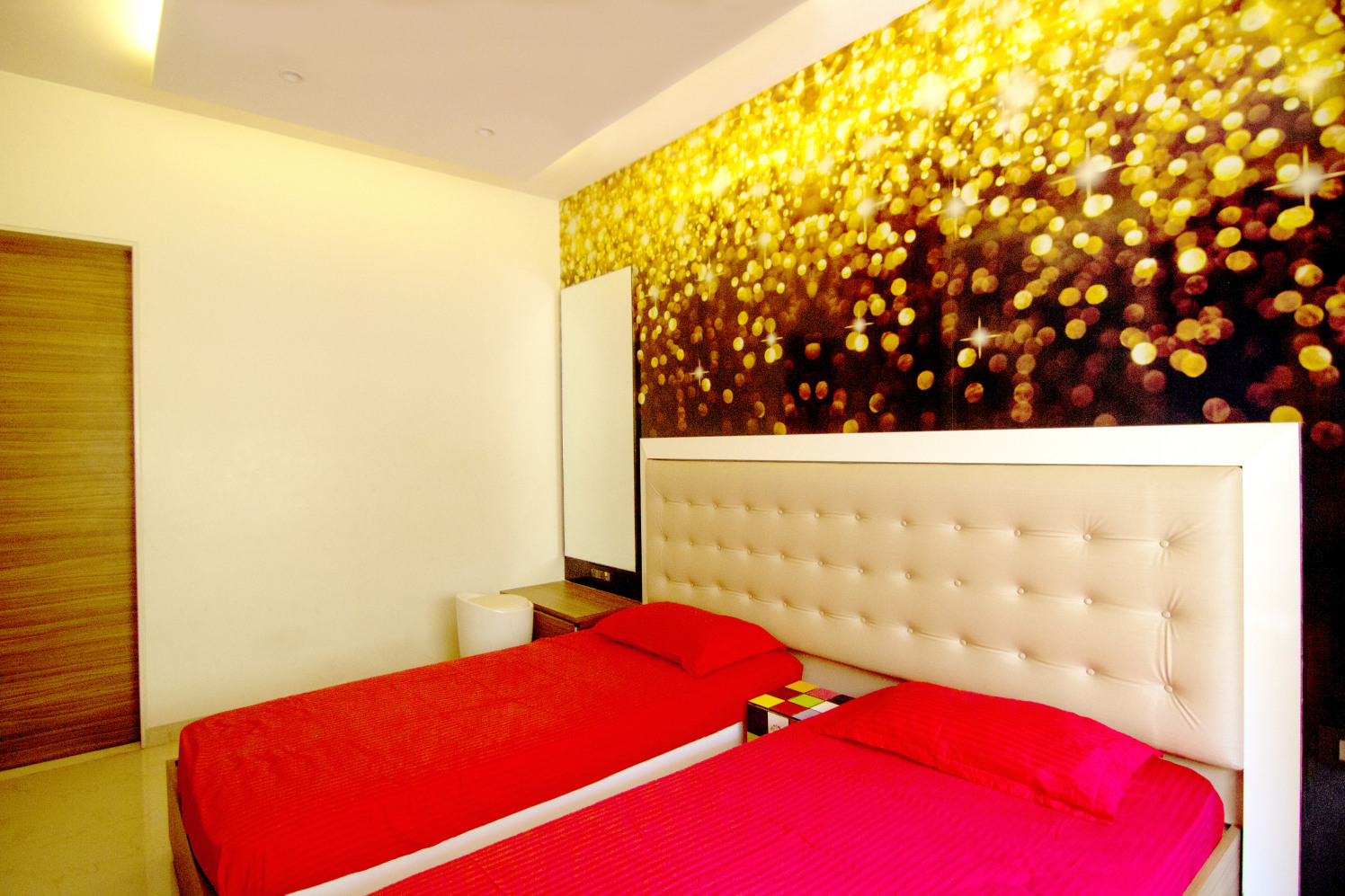 Pretty Red by Rupali Naik Modern | Interior Design Photos & Ideas