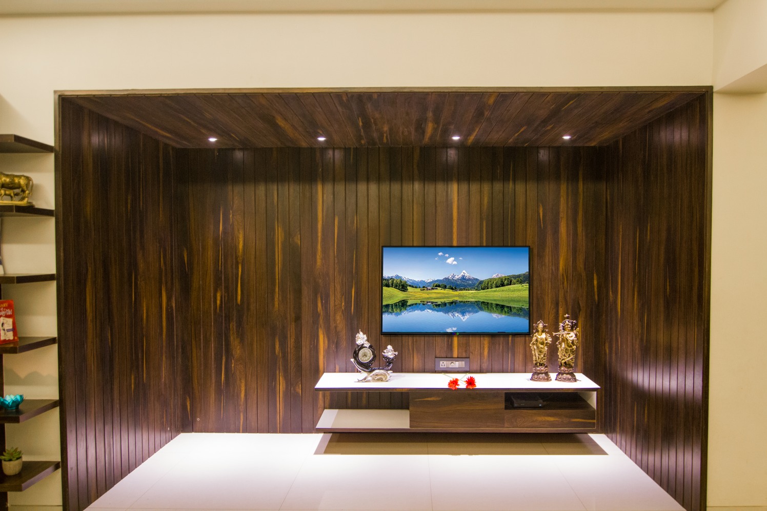 Living Room by Rupali Naik Modern | Interior Design Photos & Ideas