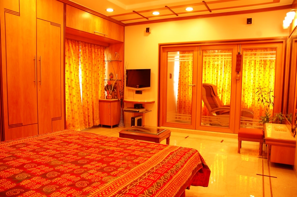 A regal bedroom! by Nikhil Bedroom Traditional | Interior Design Photos & Ideas