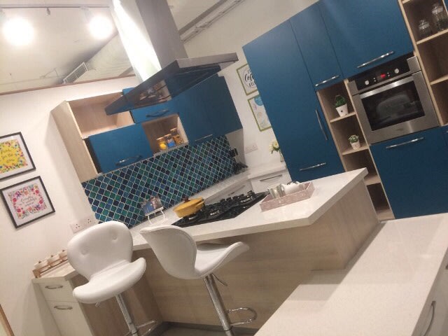 Contemporary kitchen space by Ashish Singh Modular-kitchen Contemporary | Interior Design Photos & Ideas