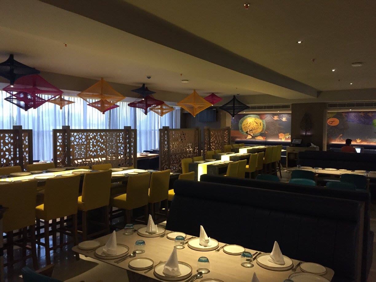 Restaurant space by Chetna Vijay Yadav Contemporary | Interior Design Photos & Ideas