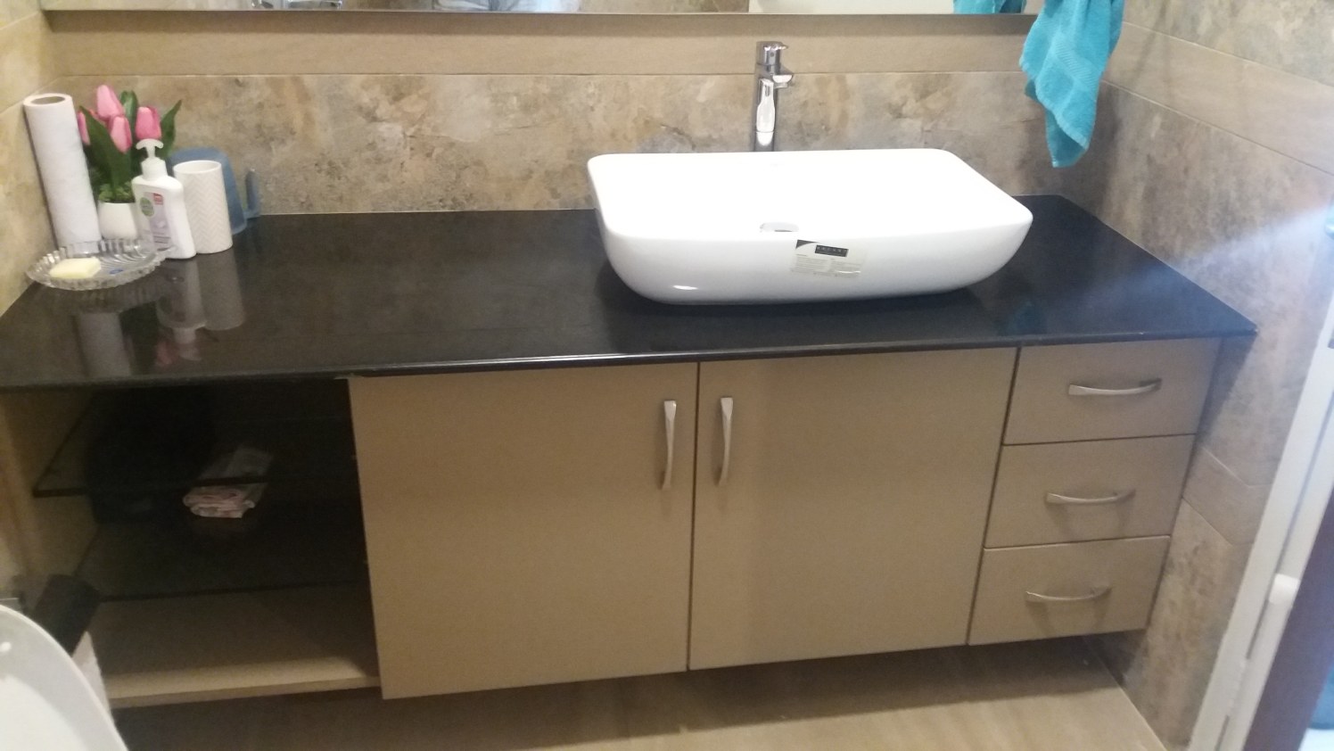 The washbasin by Global Associates Bathroom Minimalistic | Interior Design Photos & Ideas