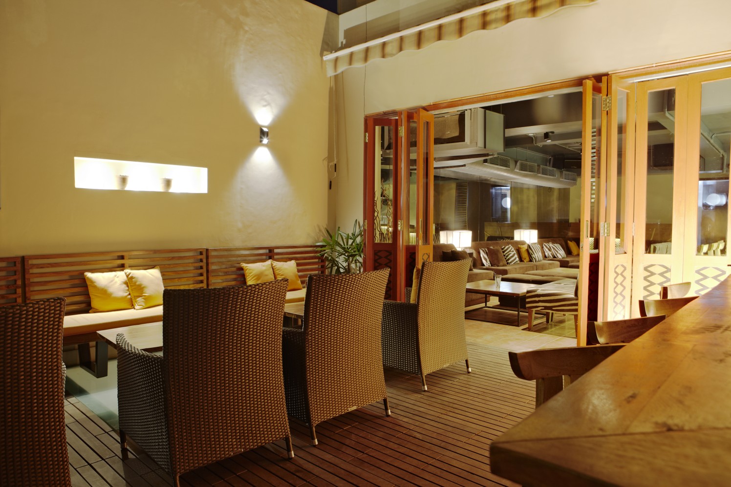Classic Dining by The Hidden Gallery Modern | Interior Design Photos & Ideas
