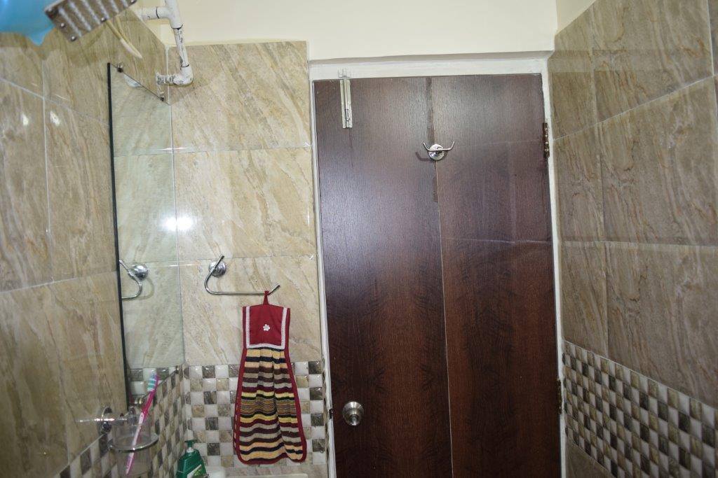 Bathroom by color's interio Bathroom Contemporary | Interior Design Photos & Ideas
