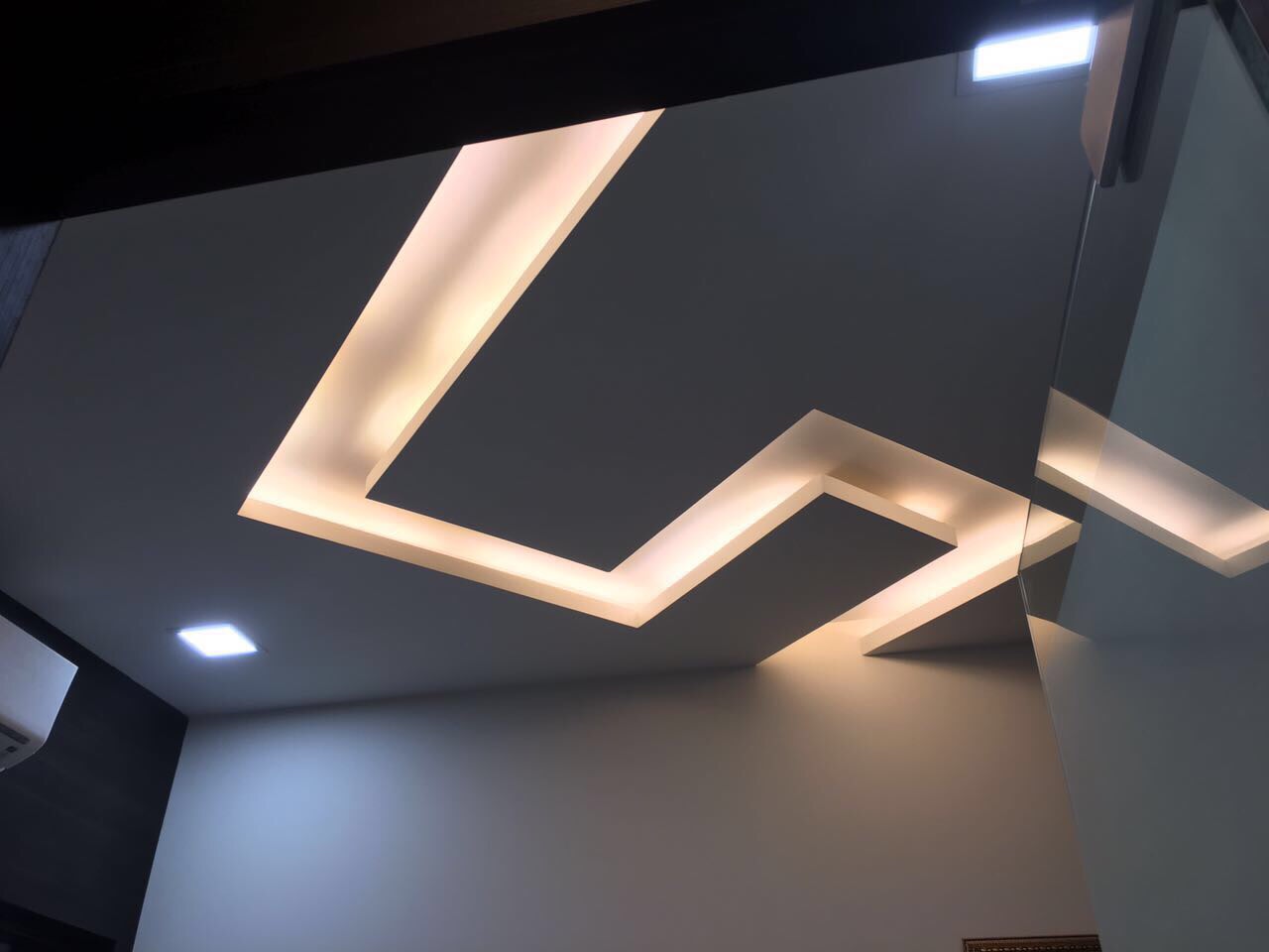 Office false ceiling by kavita.dhotre | Interior Design Photos & Ideas