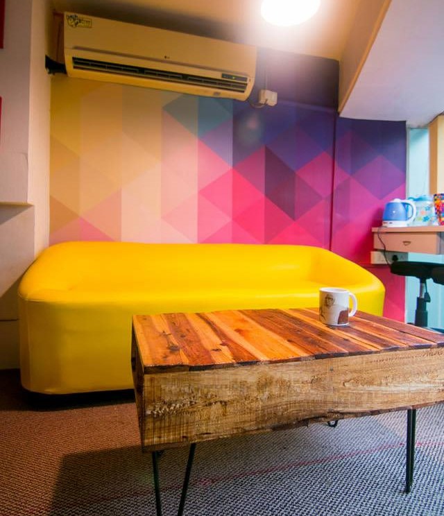 Living room with abstract wall by Amol Vishwas Joshi Living-room | Interior Design Photos & Ideas