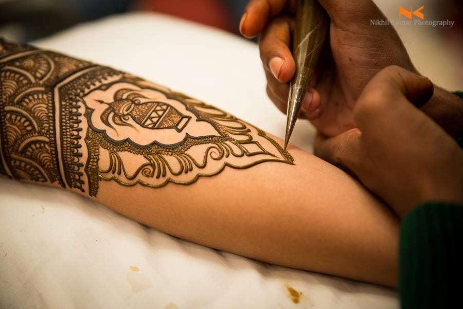 Traditional Mehendi Kalash Art by Nikhil Kumar Bridal-mehendi | Weddings Photos & Ideas
