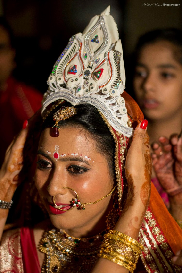White Ivory Crown by Nikhil Kumar Bridal-jewellery-and-accessories | Weddings Photos & Ideas