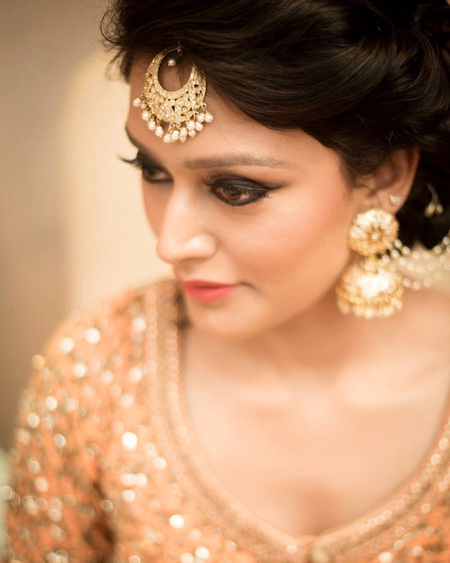 Golden And White Gemstones Mang Tikka by Anchal Kumar Bridal-makeup Bridal-jewellery-and-accessories | Weddings Photos & Ideas