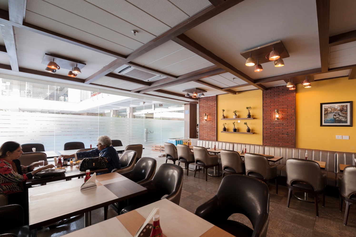 Retro Coffee Shop by Vijay Kapur Designs Contemporary | Interior Design Photos & Ideas