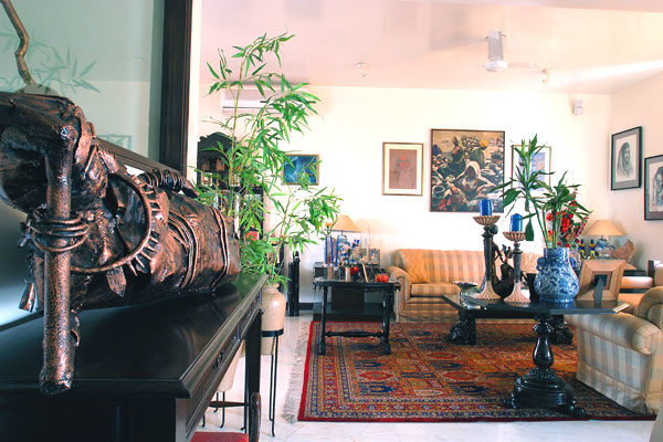 Retro Living Room by Vijay Kapur Designs Living-room Contemporary | Interior Design Photos & Ideas