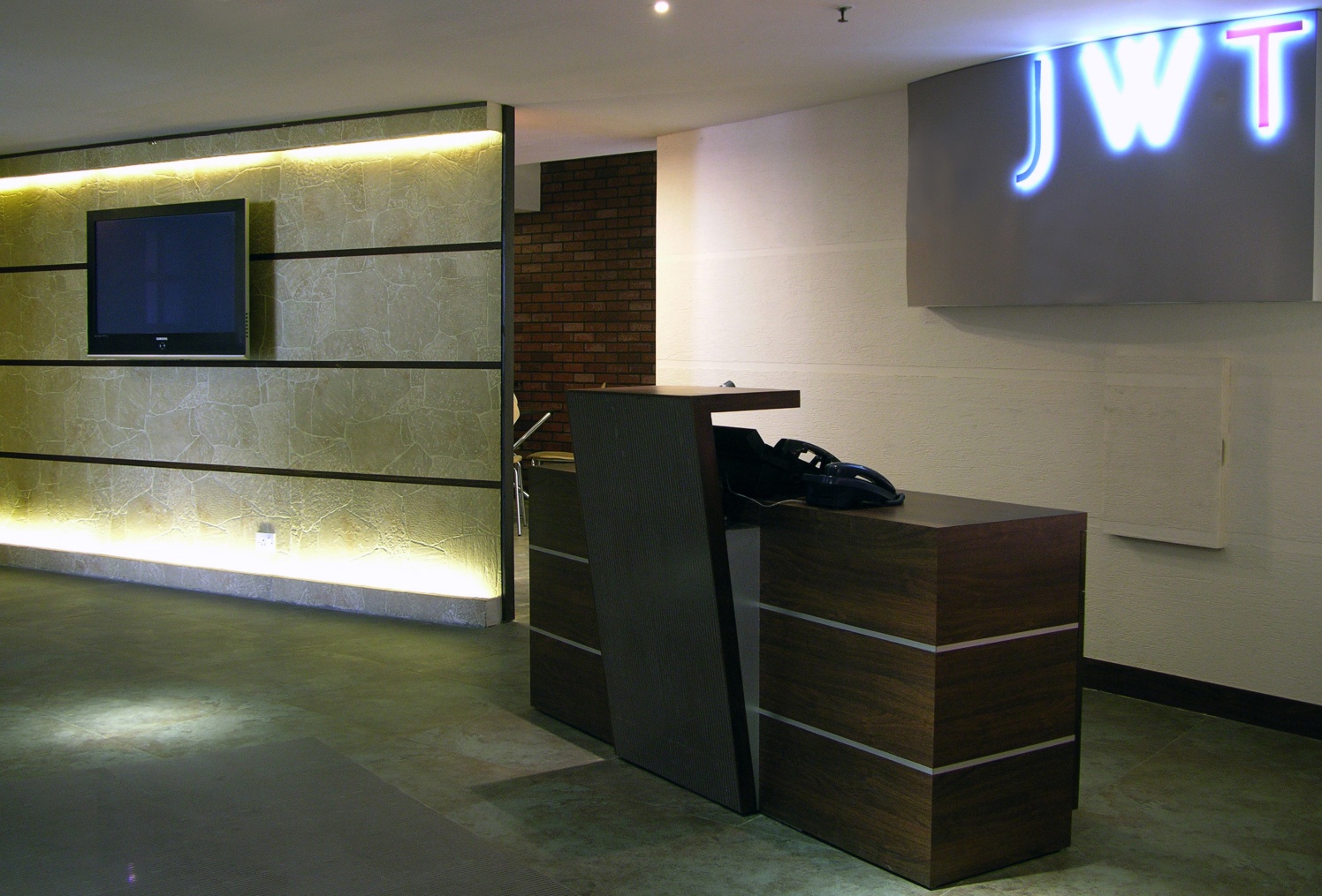 Office Reception by Vijay Kapur Designs Modern | Interior Design Photos & Ideas