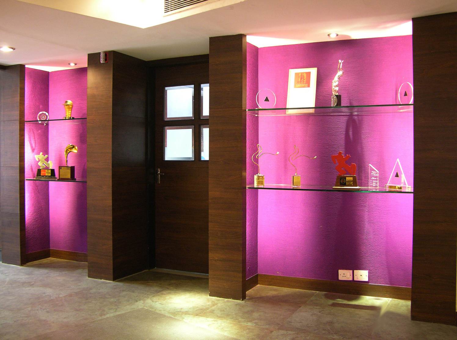 Office Reception Area by Vijay Kapur Designs Modern | Interior Design Photos & Ideas