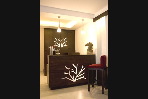 Modern Style Bar by Vijay Kapur Indoor-spaces Modern | Interior Design Photos & Ideas