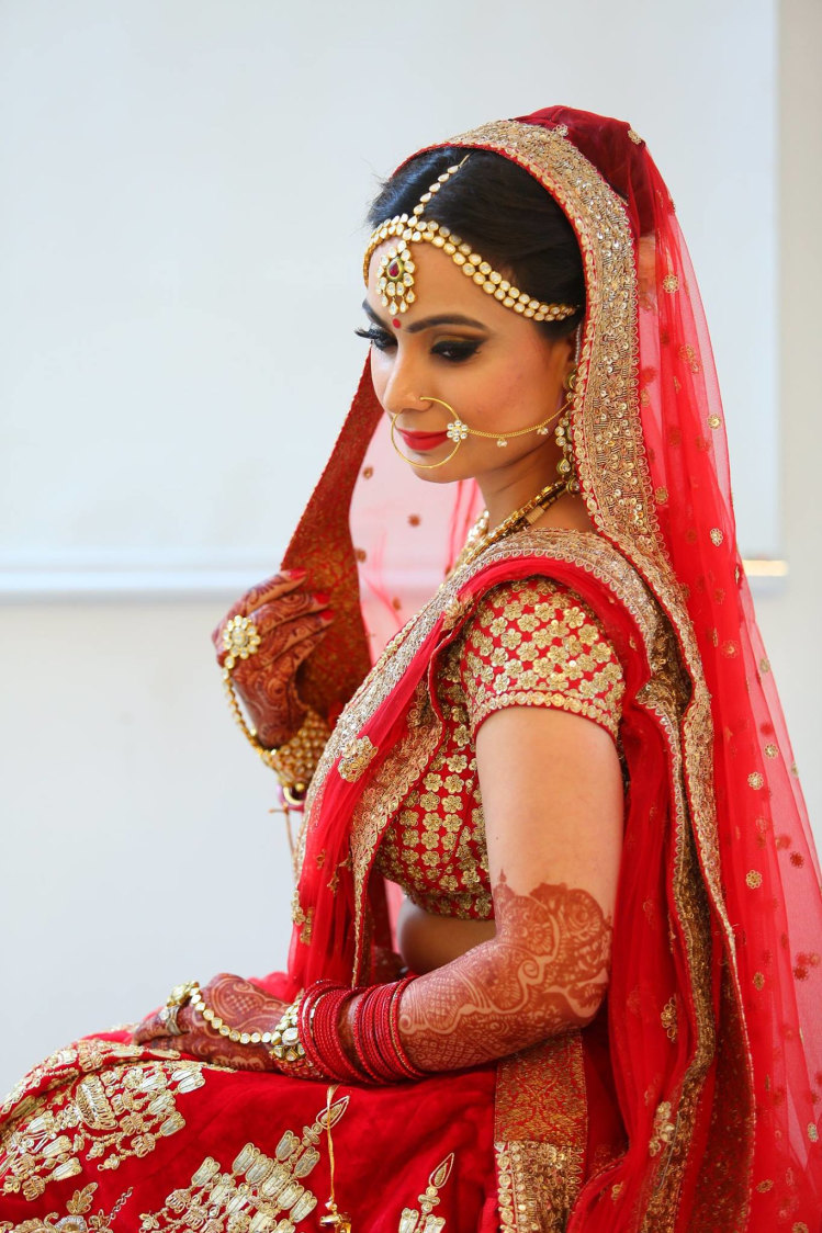 Expert application by Shruti Sharma Bridal-makeup | Weddings Photos & Ideas