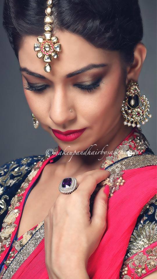 Kundan embedded jewellery of bride by Sakshi Sagar Bridal-makeup | Weddings Photos & Ideas