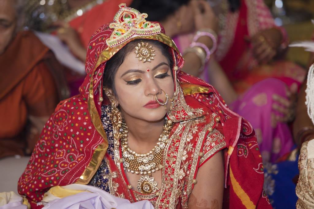 Gorgeous Bride Wearing Dark Bronze Eyeshadow With Winked Eyeliner by Arpit Gulati Bridal-makeup Bridal-jewellery-and-accessories | Weddings Photos & Ideas