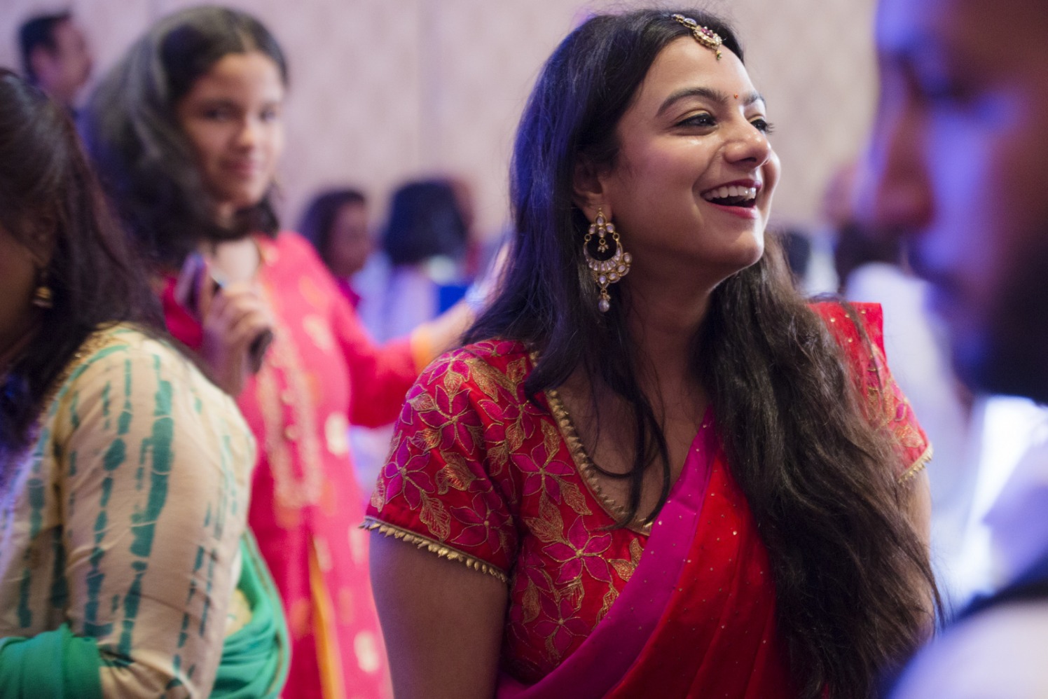 Bridesmaid Wearing Kundan Pearl Earing by Arpit Gulati Wedding-photography | Weddings Photos & Ideas