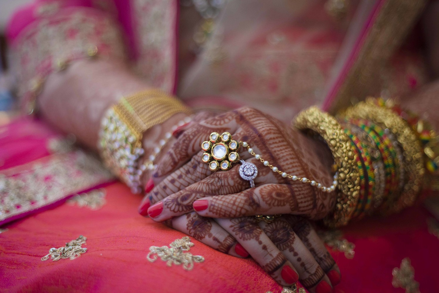 Kundan Finger Ring Bracelet by Arpit Gulati Wedding-photography Bridal-jewellery-and-accessories | Weddings Photos & Ideas