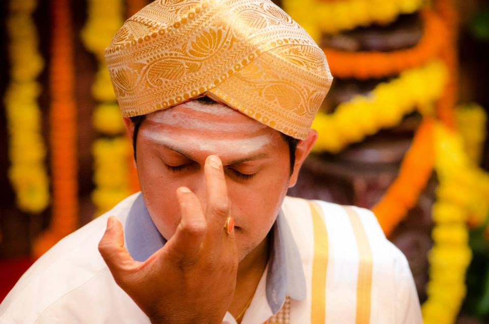 Turban With Golden Intricate Work by Dushyantha Kumar C Groom-wear-and-accessories | Weddings Photos & Ideas
