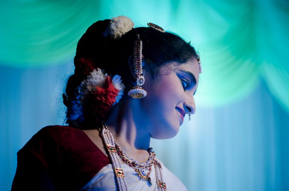 Beautiful indian dancer by Click n' Cherish Wedding-photography | Weddings Photos & Ideas