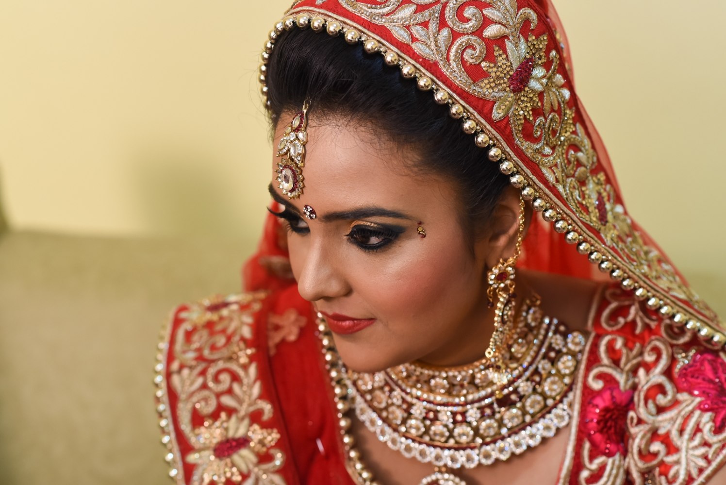 Glowing makeup with smokey eyes by Richa Malik Bridal-makeup | Weddings Photos & Ideas