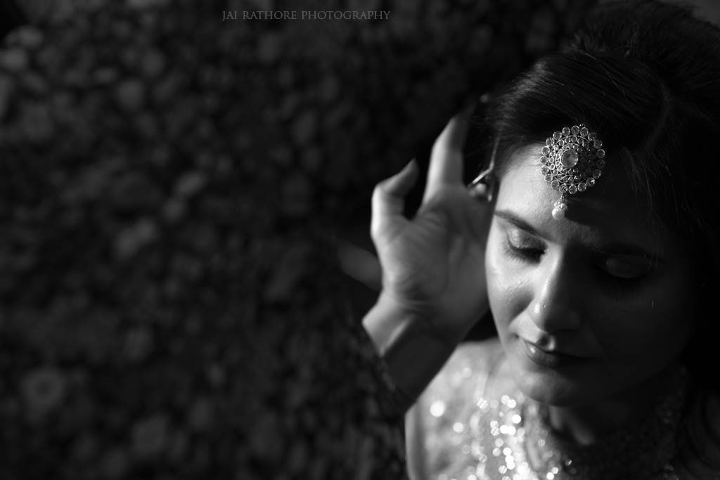 Candid Click Of The Bride by Jai Rathore Wedding-photography Bridal-jewellery-and-accessories | Weddings Photos & Ideas