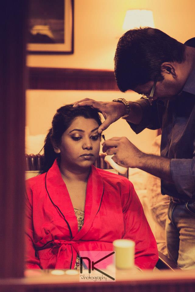 The make up stylist at work by Nikhil Kapur Photography Wedding-photography | Weddings Photos & Ideas
