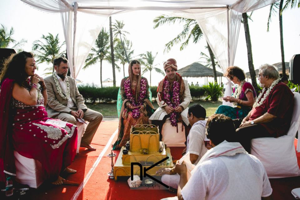 One with the Family by Nikhil Kapur Photography Wedding-photography | Weddings Photos & Ideas