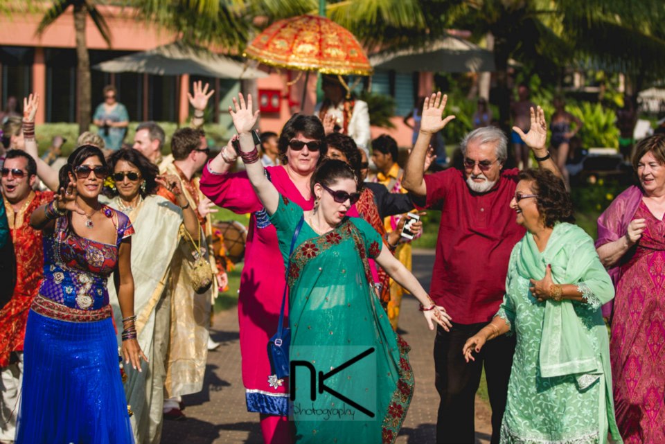 Mandatory Baarati dance by Nikhil Kapur Photography Wedding-photography | Weddings Photos & Ideas