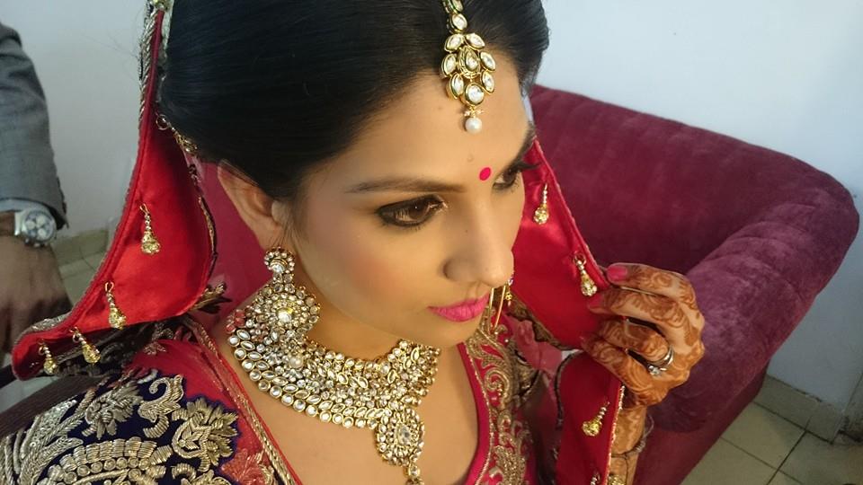 Elegant look of a bride by Nishi Singh Bridal-makeup | Weddings Photos & Ideas