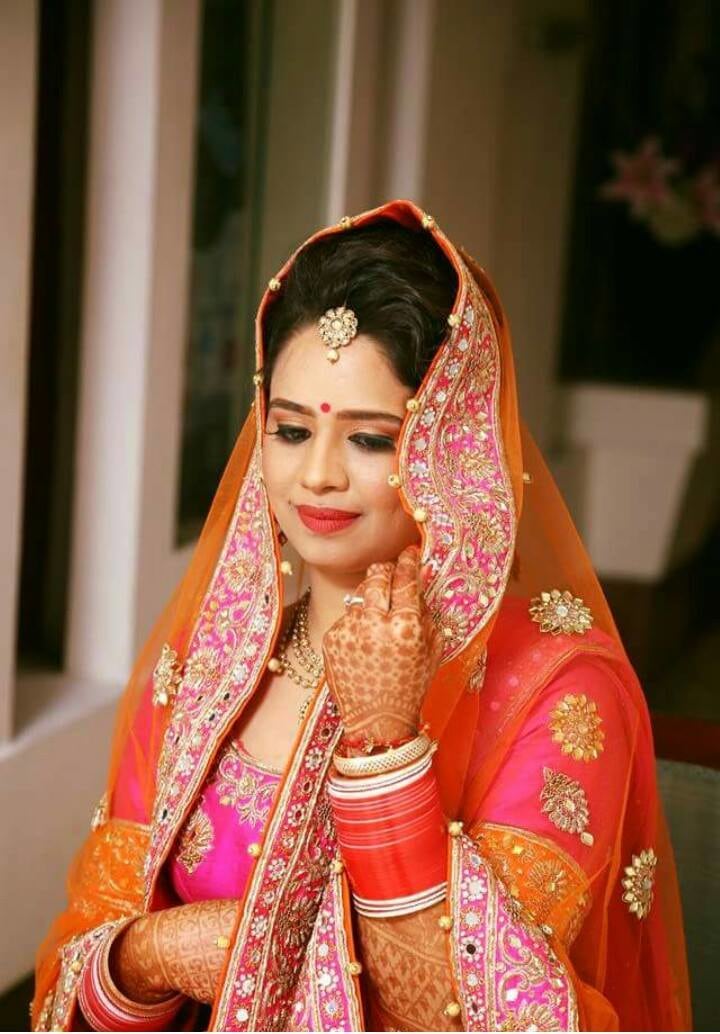 Vibrant look of a bride by Nishi Singh Bridal-makeup | Weddings Photos & Ideas