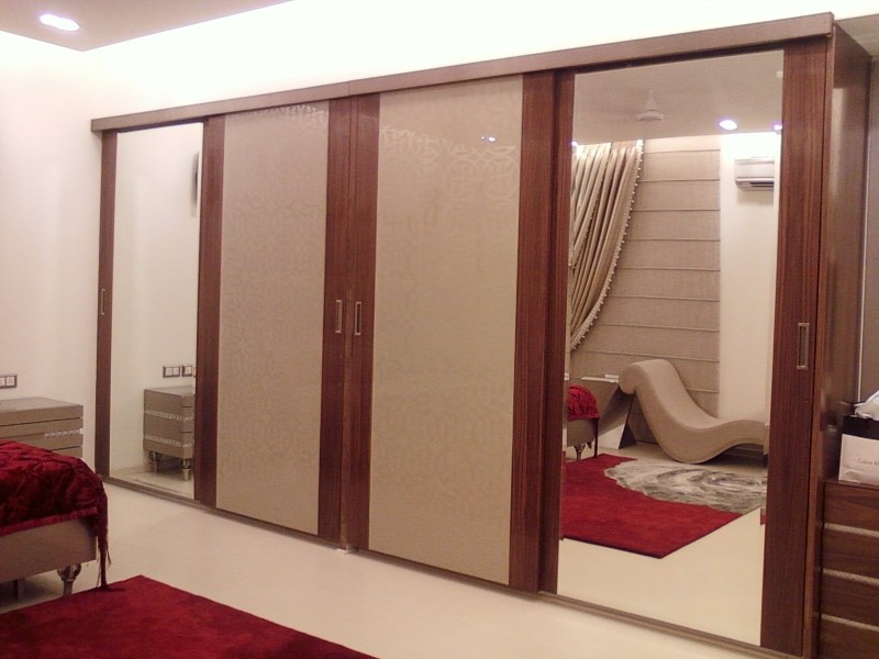 Wooden Wardrobe With Mirrors In Bedroom by Khayati Bedroom Contemporary | Interior Design Photos & Ideas