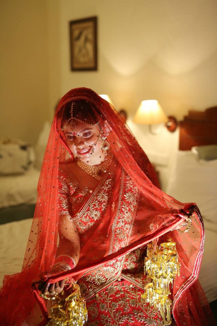 The veil and the kaleeras by Ayushi Tayal Wedding-photography | Weddings Photos & Ideas