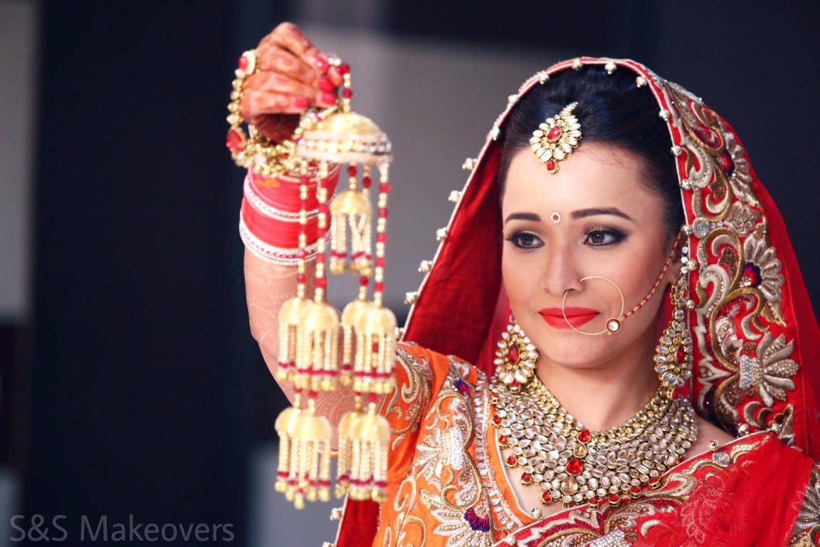 Flaunting her Kaleere! by Sanjana Jakhu Bridal-makeup | Weddings Photos & Ideas
