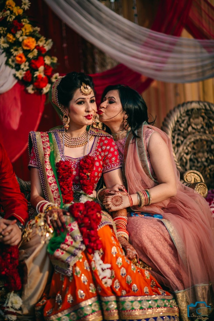 Expressing affection by ULike Fotographia Wedding-photography | Weddings Photos & Ideas