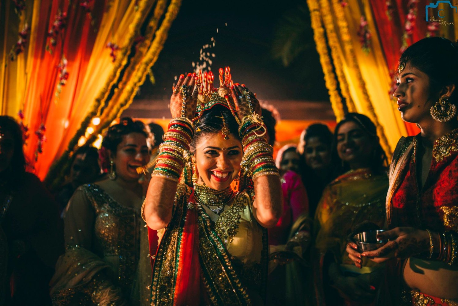 Bride departing happily by ULike Fotographia Wedding-photography | Weddings Photos & Ideas