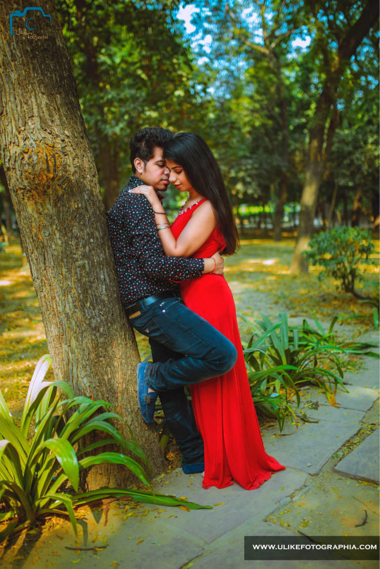 His touch is a bliss for her by ULike Fotographia Wedding-photography | Weddings Photos & Ideas