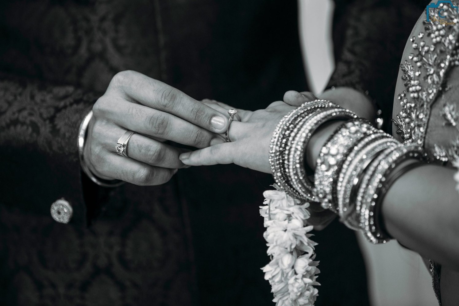 Exchanging their mark of love by ULike Fotographia Wedding-photography | Weddings Photos & Ideas