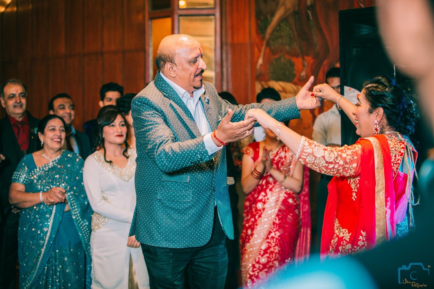 Joyful relatives by ULike Fotographia Wedding-photography | Weddings Photos & Ideas